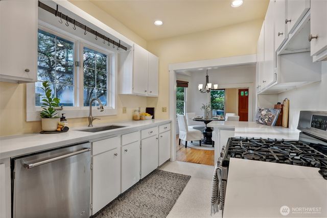 1636 N 54th Street, Seattle, WA 98103