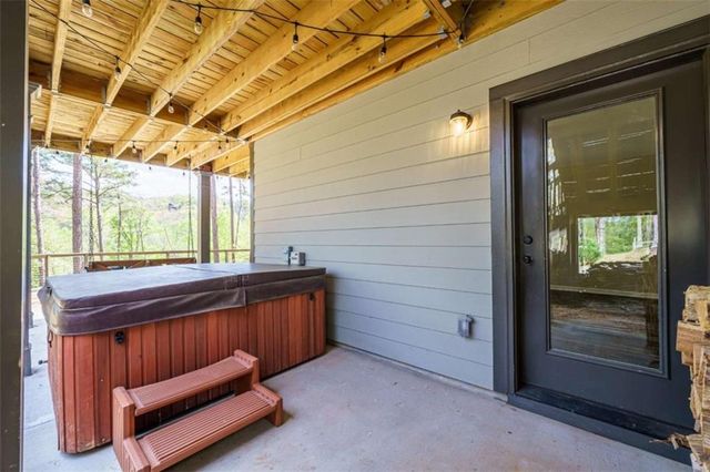 61 Overlook Road, Blue Ridge, GA 30513