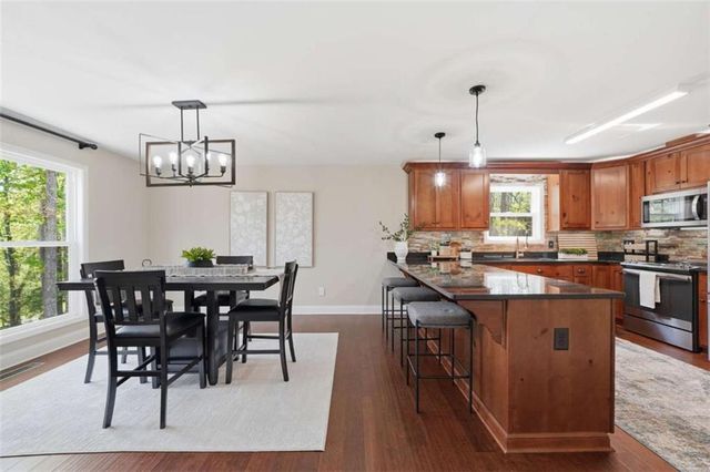 61 Overlook Road, Blue Ridge, GA 30513