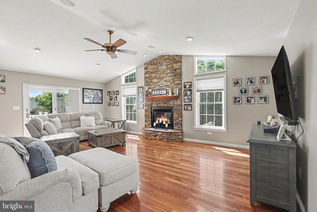 6311 VALLEYBROOK DR, Mechanicsburg, PA 17050