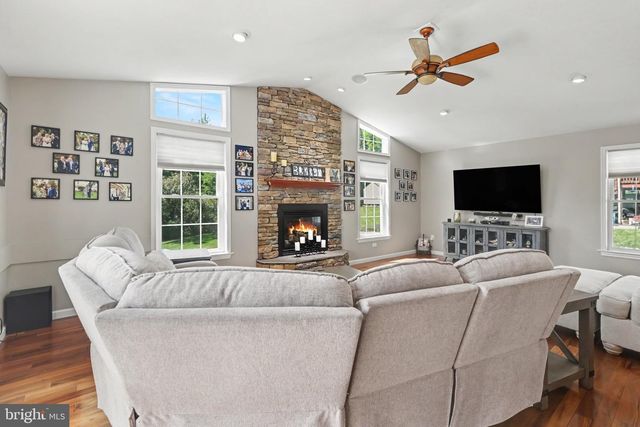 6311 VALLEYBROOK DR, Mechanicsburg, PA 17050