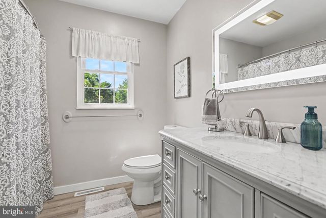 6311 VALLEYBROOK DR, Mechanicsburg, PA 17050