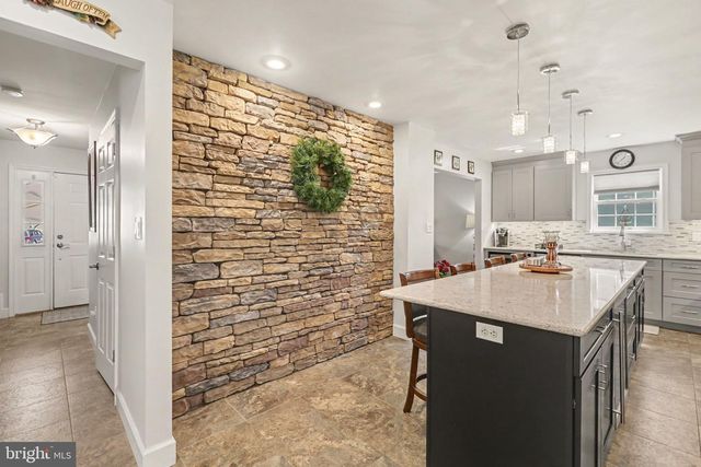 6311 VALLEYBROOK DR, Mechanicsburg, PA 17050