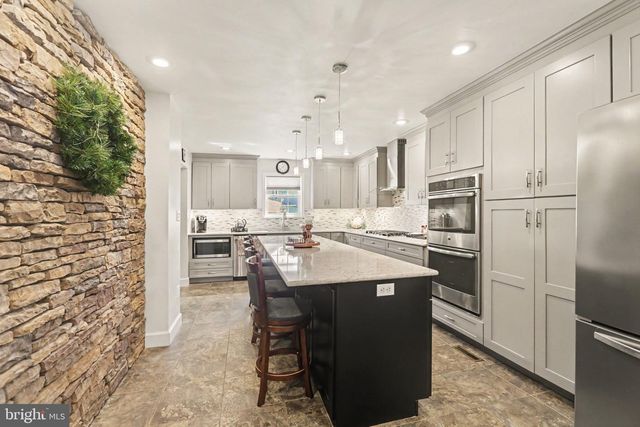 6311 VALLEYBROOK DR, Mechanicsburg, PA 17050
