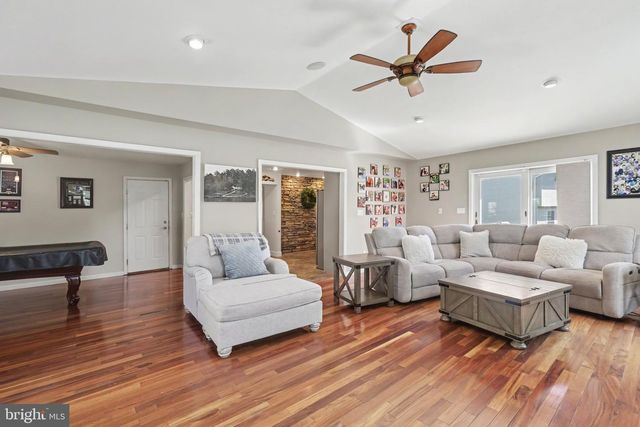 6311 VALLEYBROOK DR, Mechanicsburg, PA 17050