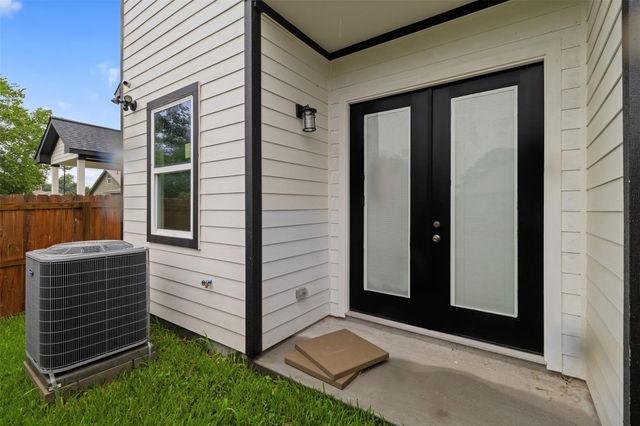 7950 Henson Street A-B, Houston, TX 77028