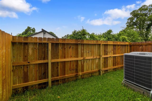 7950 Henson Street A-B, Houston, TX 77028