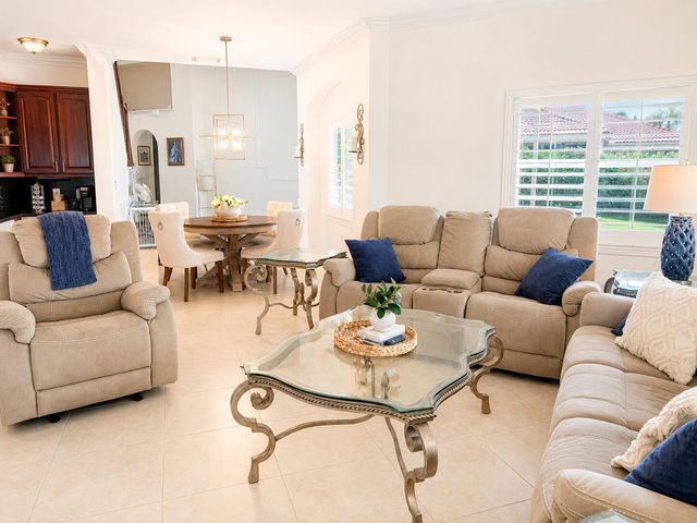 9421 Bristol Ridge, West Palm Beach, FL 33411