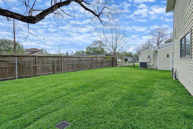 6603 Narcissus Street, Houston, TX 77087