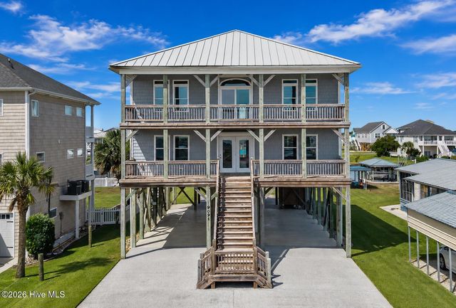 9091 W 9th Street, Surf City, NC 28445