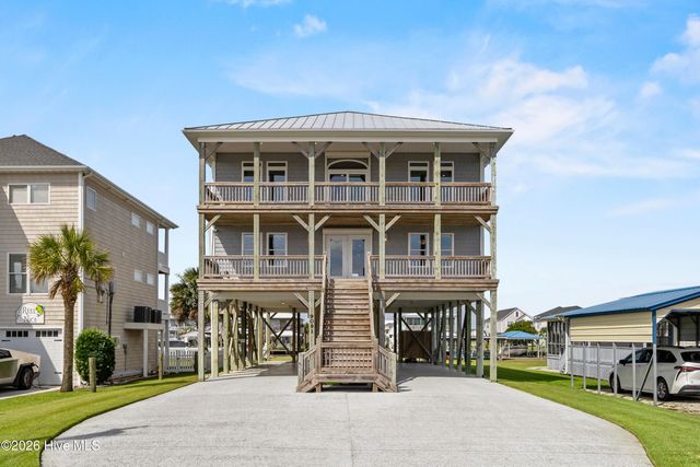 9091 W 9th Street, Surf City, NC 28445