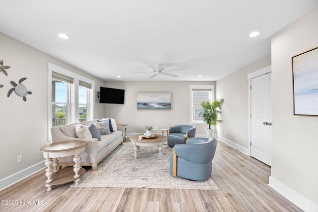 9091 W 9th Street, Surf City, NC 28445