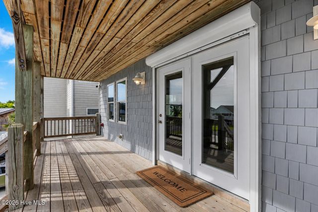 9091 W 9th Street, Surf City, NC 28445
