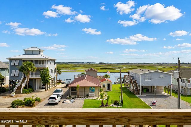 9091 W 9th Street, Surf City, NC 28445