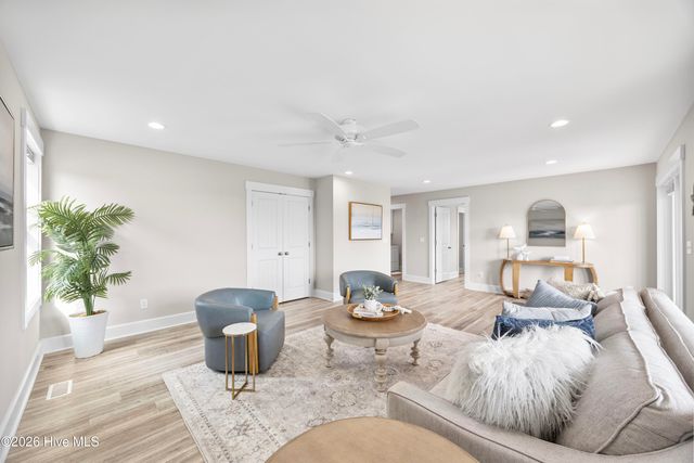 9091 W 9th Street, Surf City, NC 28445