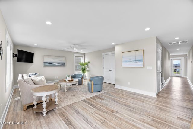 9091 W 9th Street, Surf City, NC 28445