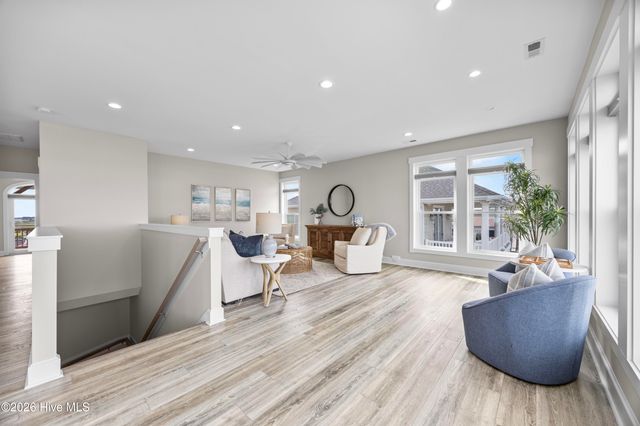 9091 W 9th Street, Surf City, NC 28445