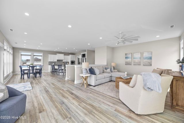9091 W 9th Street, Surf City, NC 28445