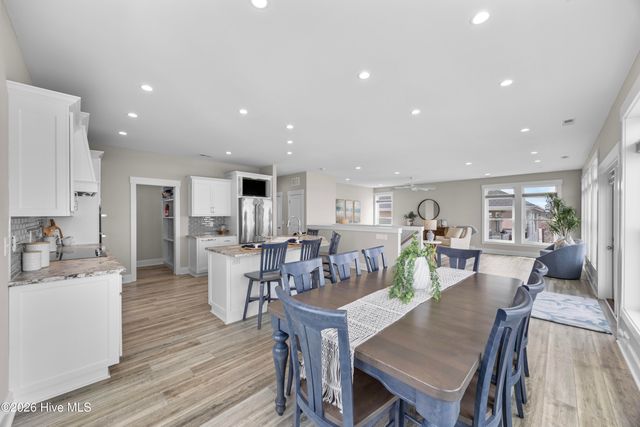 9091 W 9th Street, Surf City, NC 28445