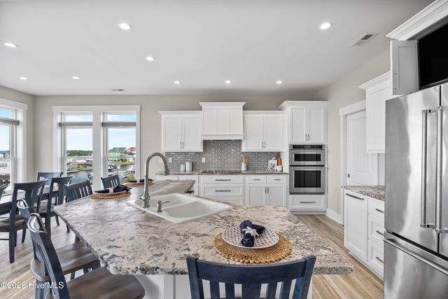 9091 W 9th Street, Surf City, NC 28445