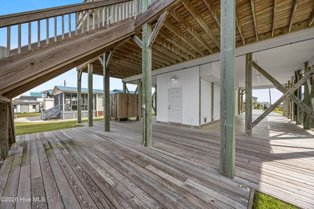 9091 W 9th Street, Surf City, NC 28445