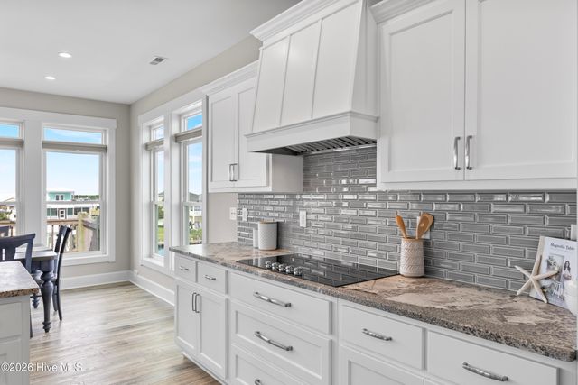 9091 W 9th Street, Surf City, NC 28445