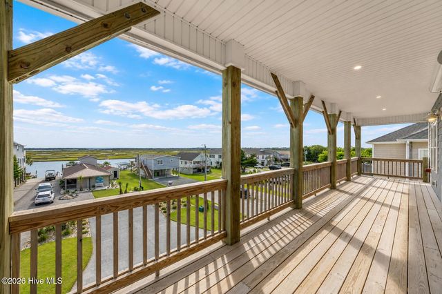 9091 W 9th Street, Surf City, NC 28445