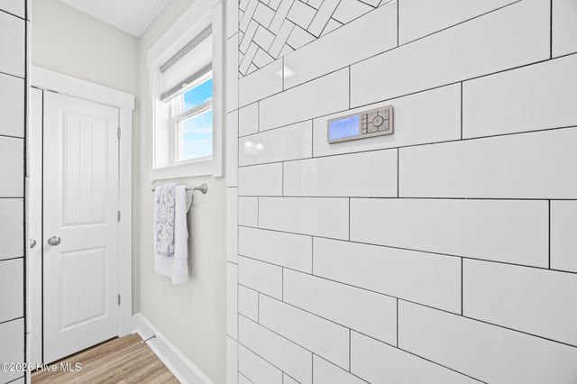 9091 W 9th Street, Surf City, NC 28445