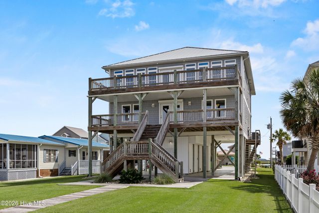 9091 W 9th Street, Surf City, NC 28445