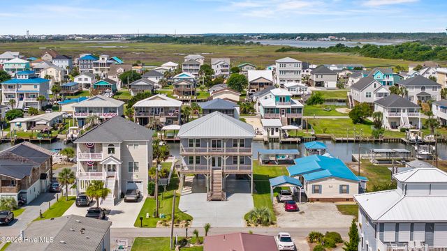 9091 W 9th Street, Surf City, NC 28445