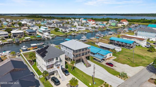 9091 W 9th Street, Surf City, NC 28445