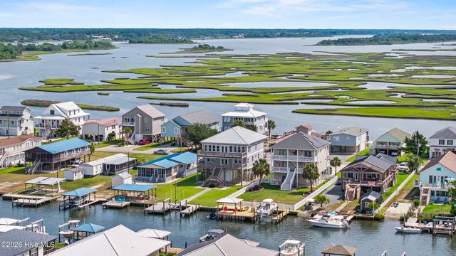 9091 W 9th Street, Surf City, NC 28445