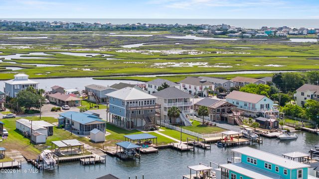 9091 W 9th Street, Surf City, NC 28445