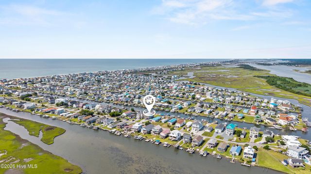 9091 W 9th Street, Surf City, NC 28445