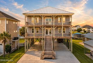 9091 W 9th Street, Surf City, NC 28445