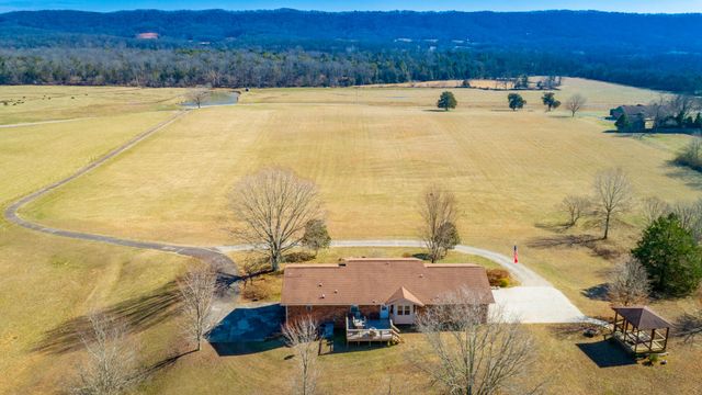 10245 Snow Hill Road, Ooltewah, TN 37363