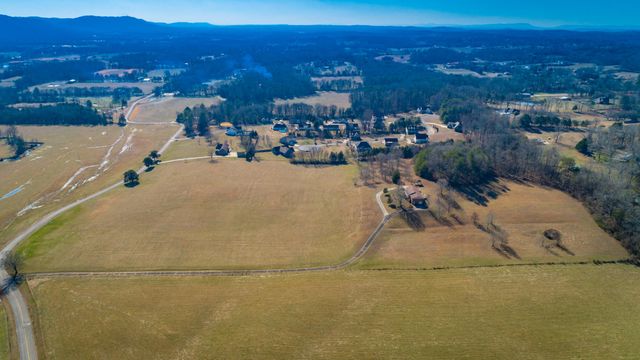 10245 Snow Hill Road, Ooltewah, TN 37363