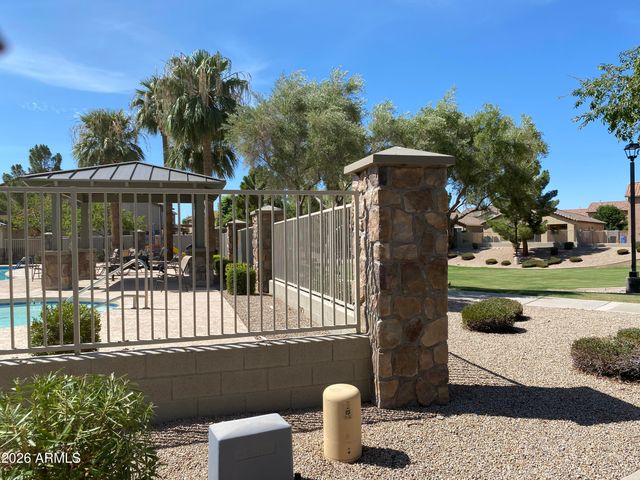 1999 S SWAN Drive, Gilbert, AZ 85295