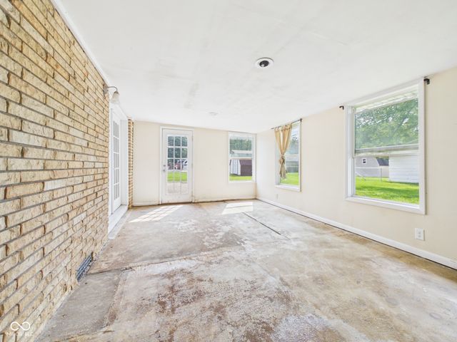 609 Stoner Drive, Anderson, IN 46013