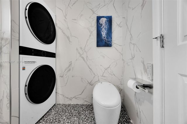 1050 SW 11th Street 20, Hallandale Beach, FL 33009
