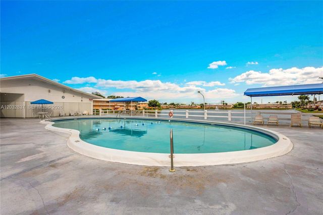 1050 SW 11th Street 20, Hallandale Beach, FL 33009