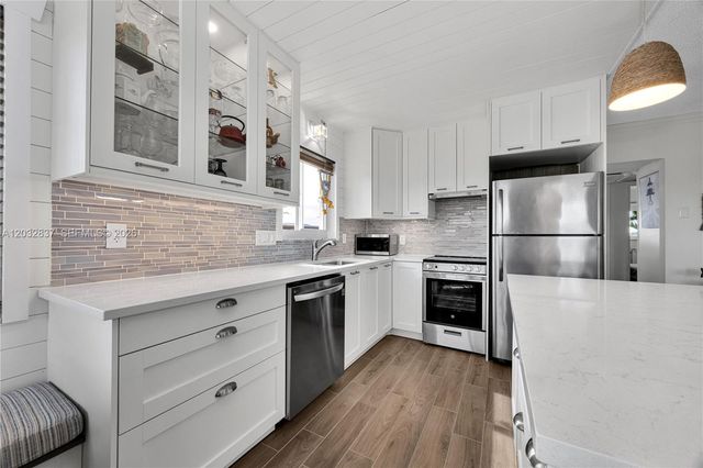 1050 SW 11th Street 20, Hallandale Beach, FL 33009