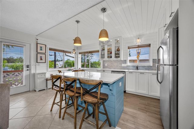 1050 SW 11th Street 20, Hallandale Beach, FL 33009