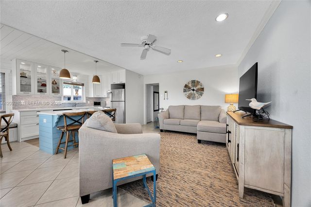 1050 SW 11th Street 20, Hallandale Beach, FL 33009