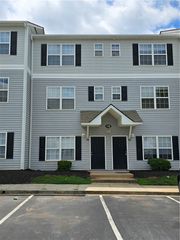 116 university village Drive D, Central, SC 29630