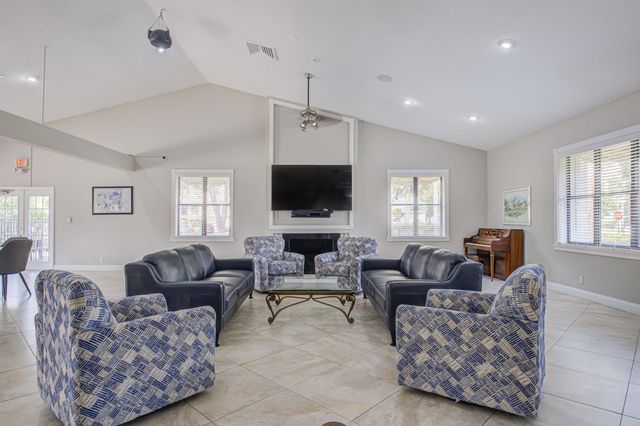 3233 Perimeter Drive 2511, Greenacres, FL 33467