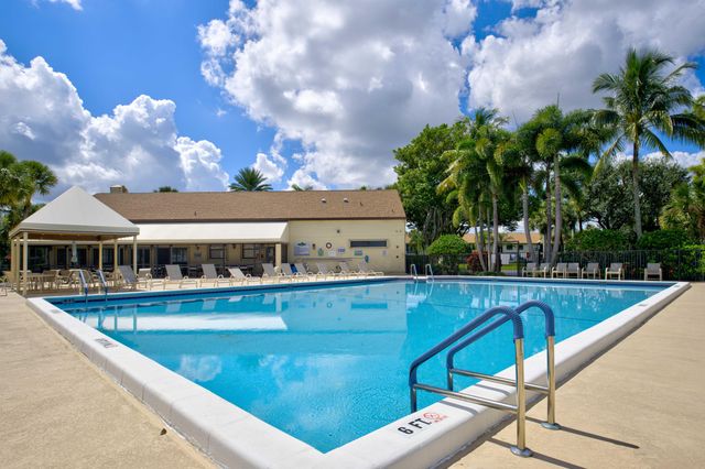 3233 Perimeter Drive 2511, Greenacres, FL 33467