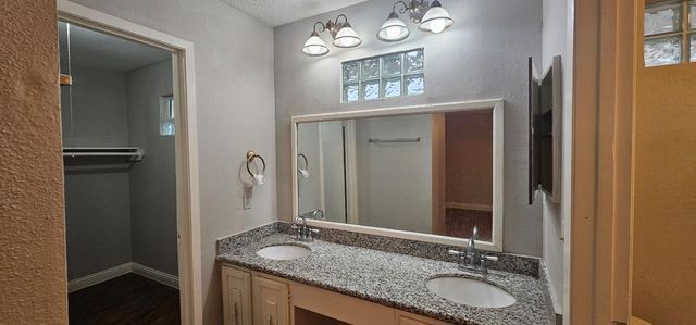 7711 Del Glen Lane, Houston, TX 77072