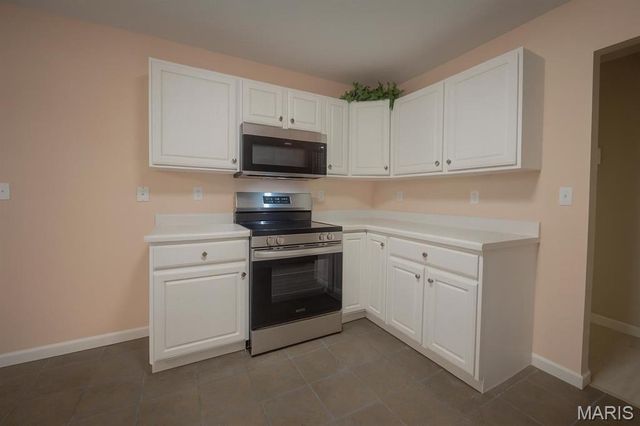 984 Northwestern Avenue, Fairview Heights, IL 62208