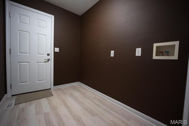 984 Northwestern Avenue, Fairview Heights, IL 62208